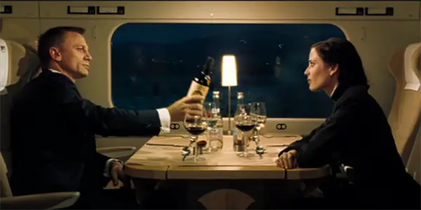 10 Years of CASINO ROYALE: The Girl On The Train