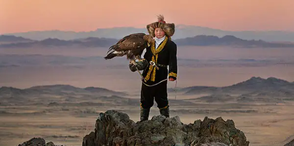 THE EAGLE HUNTRESS: A Beautiful Story, But Is It A Great Documentary? THE EAGLE HUNTRESS: A Beautiful Story, But Is It A Great Documentary?