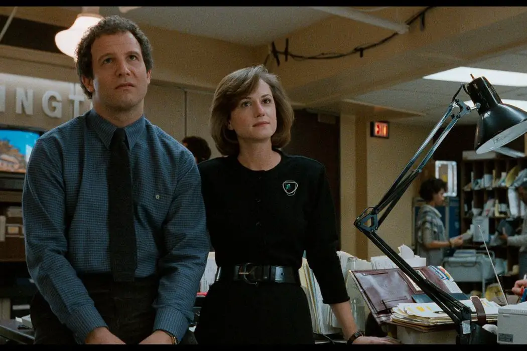 30 Years Later: BROADCAST NEWS & Being The Smartest Person In The Room