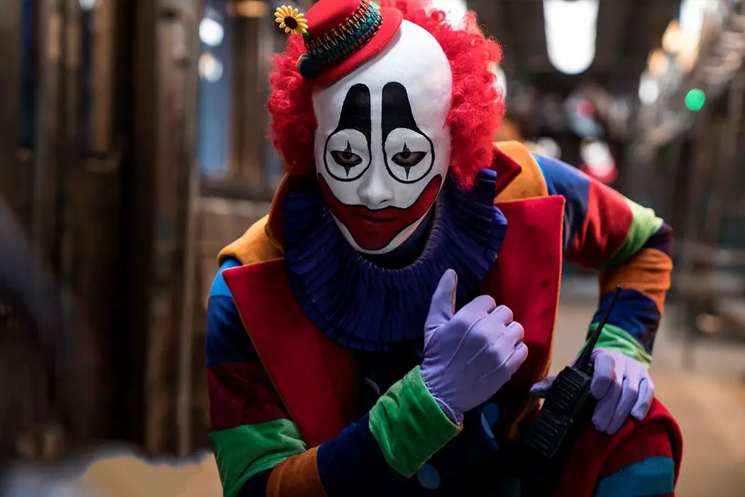 ANIMAL WORLD: Clowns, Cards and Crazy Casinos