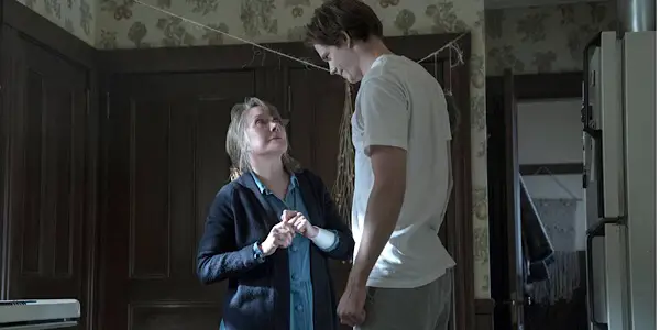 CASTLE ROCK "The Queen" (S1E7): A Personal & Daring Block Of Television CASTLE ROCK "The Queen" (S1E7): A Personal & Daring Block Of Television