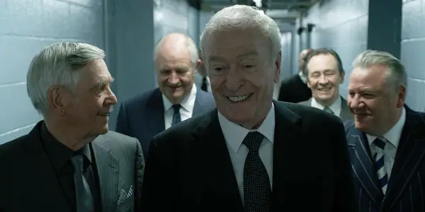 THE KING OF THIEVES: Bland British Crime Caper THE KING OF THIEVES: Bland British Crime Caper