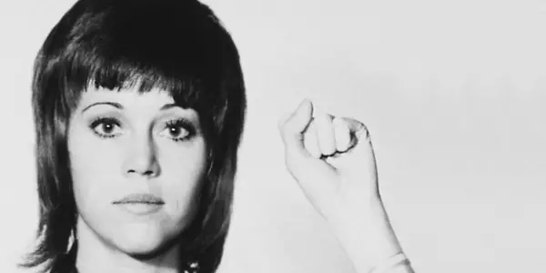 JANE FONDA IN FIVE ACTS: A Fascinating Character Study