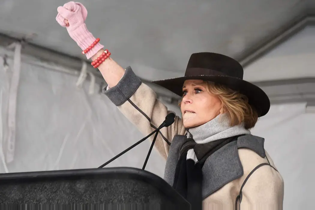 JANE FONDA IN FIVE ACTS: A Fascinating Character Study