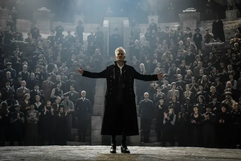 FANTASTIC BEASTS: THE CRIMES OF GRINDELWALD: Overstuffed & Messy Sequel Fails To Impress