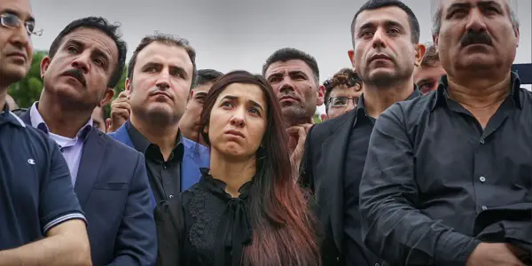 ON HER SHOULDERS: Inherently Powerful Documentary Exposes Wrongheaded Media Portrayal ON HER SHOULDERS: Inherently Powerful Documentary Exposes Wrongheaded Media Portrayal
