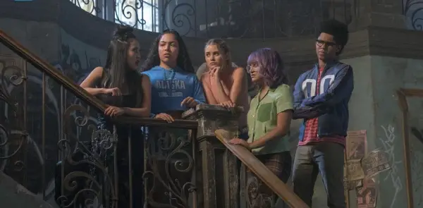 Marvel's Runaways Season 2: As Bingeable As Ever