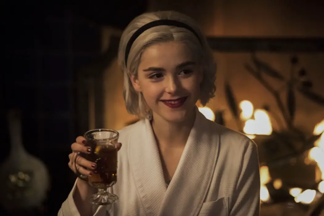 CHILLING ADVENTURES OF SABRINA: (S1E11) "Chapter Eleven: A Midwinter's Tale": Christmas Is The Perfect Time for Ghost Stories