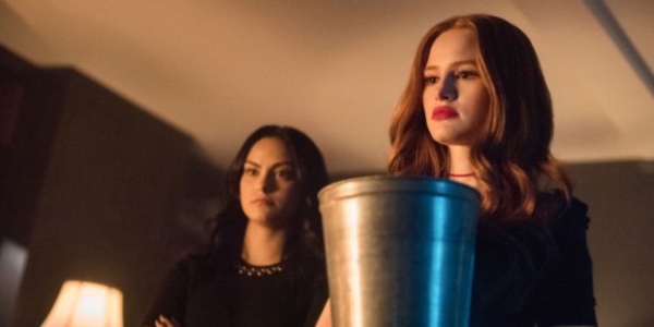 RIVERDALE "Outbreak" (S3E8): Riverdale Faces The Apocalypse In A Satisfying Mid-Season Finale RIVERDALE "Outbreak" (S3E8): Riverdale Faces The Apocalypse In A Satisfying Mid-Season Finale