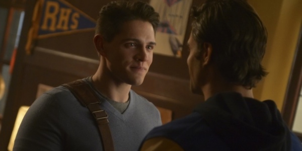 RIVERDALE: "Chapter Forty-Eight: Bizarrodale (S3 E12): The King Returns As A New Threat Arrives RIVERDALE: "Chapter Forty-Eight: Bizarrodale (S3 E12): The King Returns As A New Threat Arrives