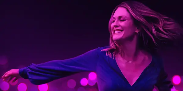 GLORIA BELL: Julianne Moore Delivers A Dazzling Performance GLORIA BELL: Julianne Moore Delivers A Dazzling Performance