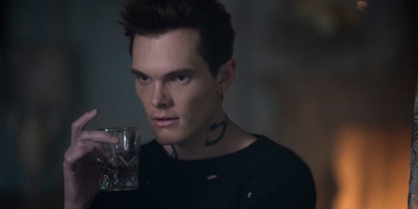 SHADOWHUNTERS: "A Kiss From A Rose" (S3E14): A New Clary Lurking in the Shadows?