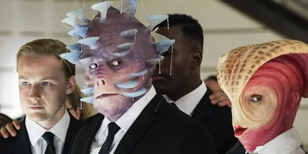 MEN IN BLACK: INTERNATIONAL: Thompson And Hemsworth Only Slightly Elevate An Awkward Script MEN IN BLACK: INTERNATIONAL: Thompson And Hemsworth Only Slightly Elevate An Awkward Script