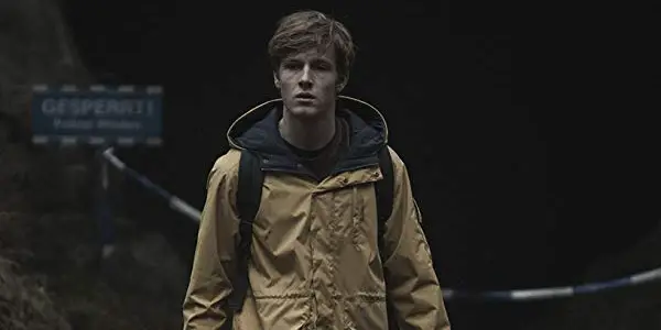 DARK Season 2: Perplexing Sci-fi Noir Series Is Temptingly Creepy DARK Season 2: Perplexing Sci-fi Noir Series Is Temptingly Creepy
