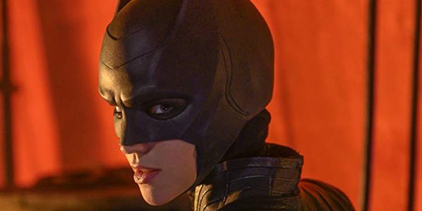 BATWOMAN (S1E1) "Pilot": Ruby Rose's Caped Crusader Lands With A Thud