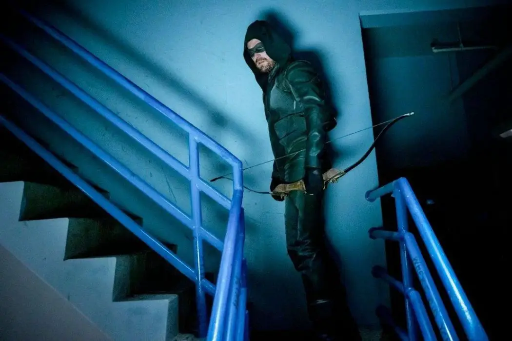 ARROW (S8E1) "Starling City": The Beginning Of The End