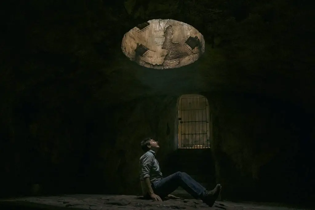 OZARK SEASON 3: The Byrdes Dig Themselves Deeper In Stellar Return