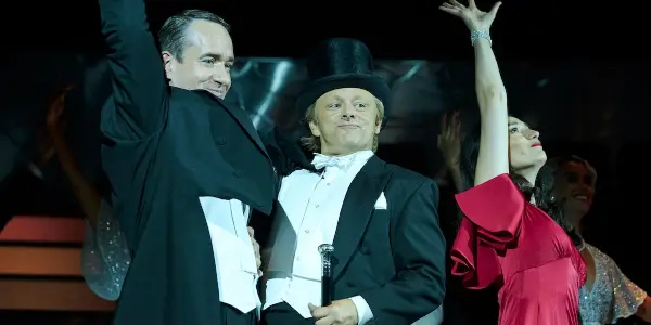 QUIZ Miniseries: A Gripping Retelling Of The Infamous British Gameshow Scandal QUIZ Miniseries: A Gripping Retelling Of The Infamous British Gameshow Scandal