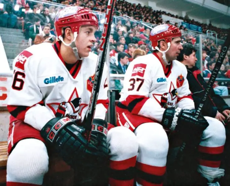 RED PENGUINS: Filmmaker Gabe Polsky Returns to Russian Hockey