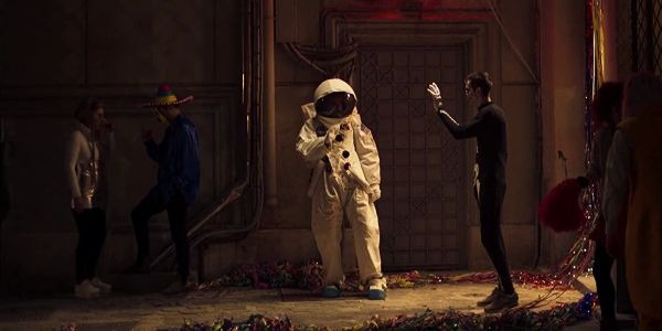 Toronto International Film Festival 2020: APPLES: A Mesmerising Exploration Of Identity, Memory and Grief Toronto International Film Festival 2020: APPLES: A Mesmerising Exploration Of Identity, Memory and Grief