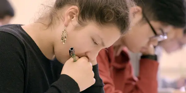 THE TEST & THE ART OF THINKING: What Does the SAT Really Test? THE TEST & THE ART OF THINKING: What Does the SAT Really Test?