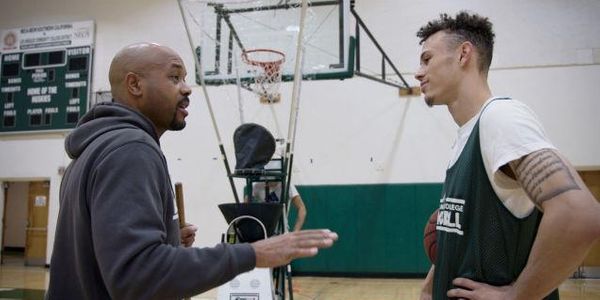 LAST CHANCE U - BASKETBALL: For The Fans of A Beautiful Game LAST CHANCE U - BASKETBALL: For The Fans of A Beautiful Game
