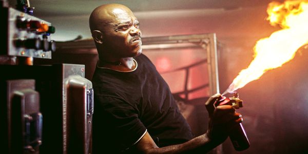 Away From the Hype: SNAKES ON A PLANE Away From the Hype: SNAKES ON A PLANE